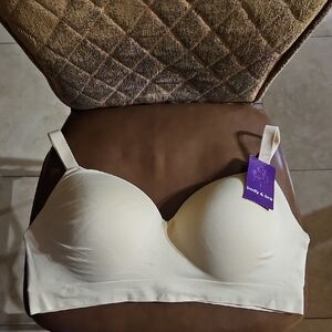 Body & Bra Supportive Comfort Wireless Shaping Bra Seamless Lined Padded Tan NWT